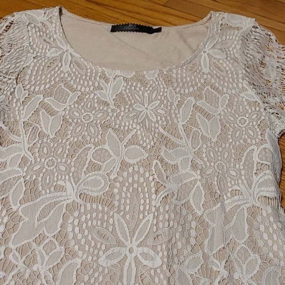 BKE‎ lacey blouse - Picture 3 of 4